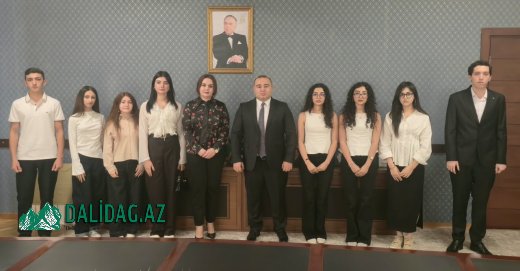 Azər Qocayev ali təhsil müəssisələrinə yüksək balla qəbul olmuş məzunlarla görüşüb - Fotolar
